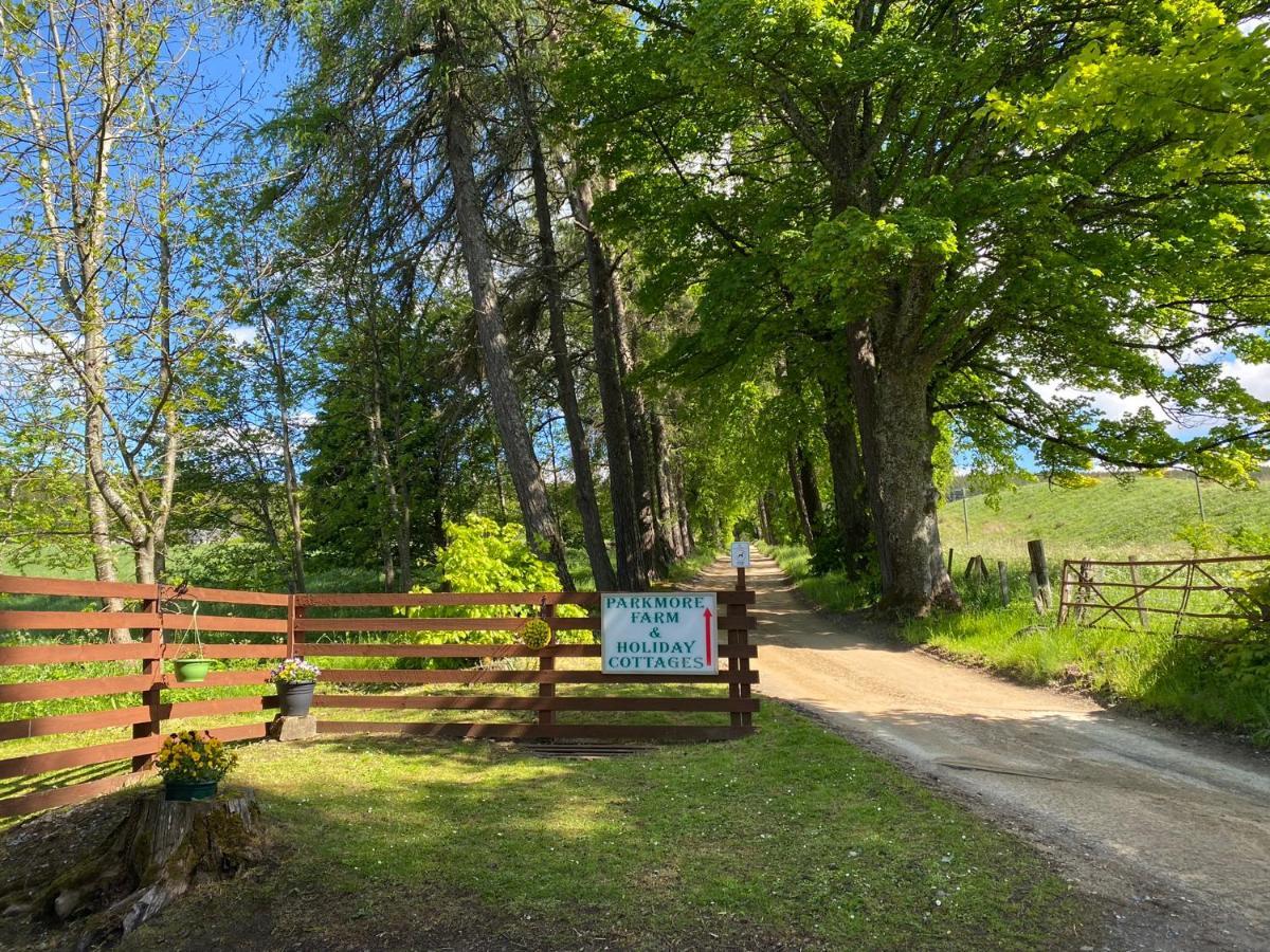 Parkmore Holiday Cottages ダフタウン エクステリア 写真